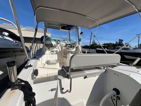 Robalo 2440-WALKAROUND image