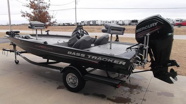 Tracker Pro Team 190 TX w/115hp 4S