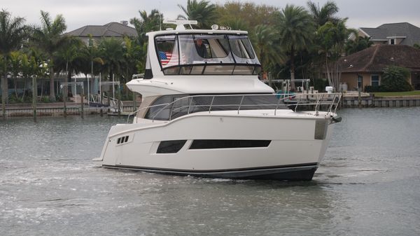 Carver 40 Command Bridge