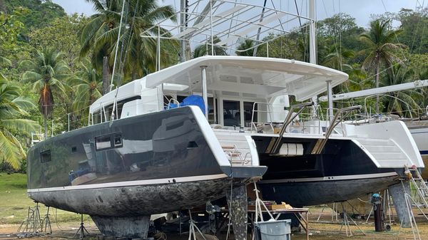 Lagoon 52