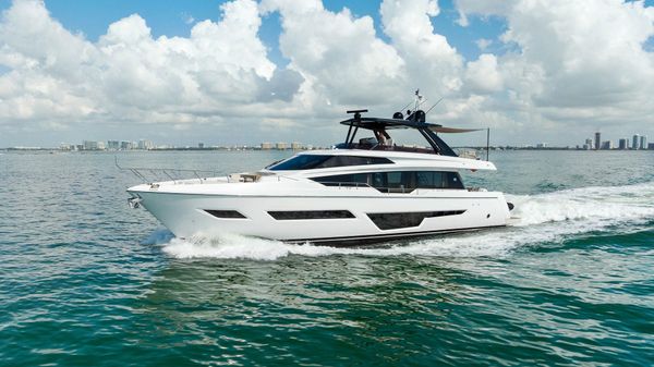 Ferretti Yachts 780 