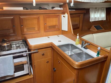 Beneteau 393 image