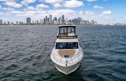Sea Ray 400 Fly image