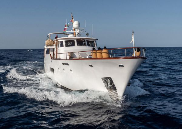 Feadship Classic Canoe Stern image