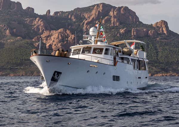 Feadship Classic Canoe Stern image