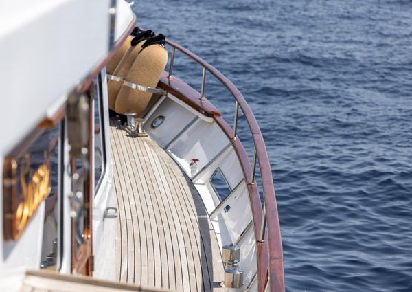 Feadship Classic Canoe Stern image