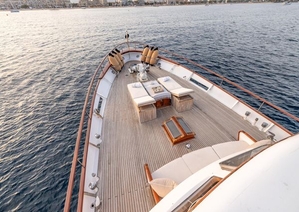 Feadship Classic Canoe Stern image