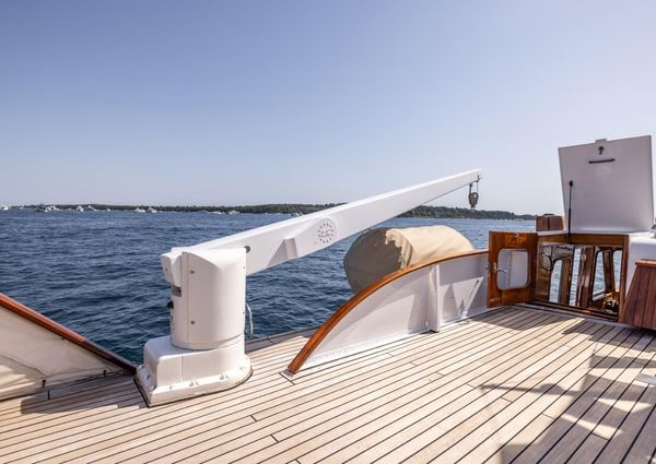 Feadship Classic Canoe Stern image