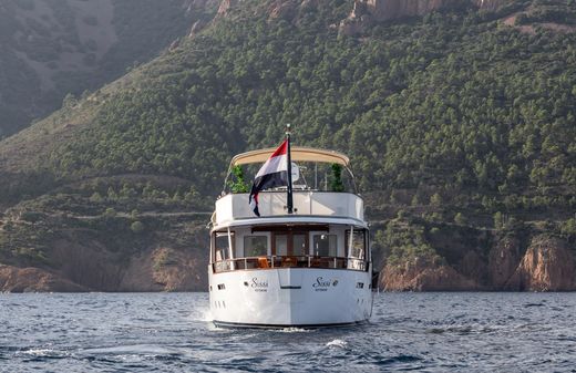 Feadship Classic Canoe Stern image