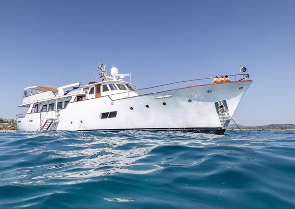 Feadship Classic Canoe Stern image