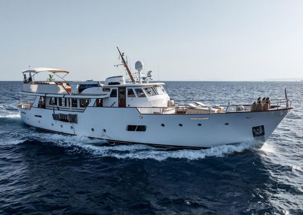 Feadship Classic Canoe Stern image