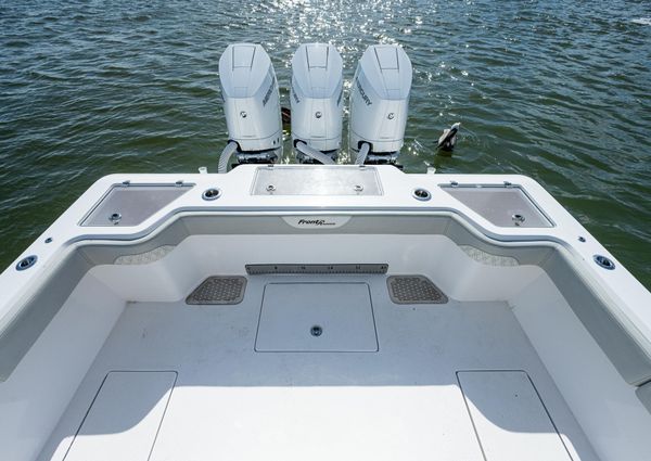 Front Runner 36 Center Console image
