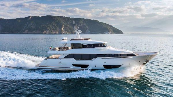 Custom Line Navetta 28