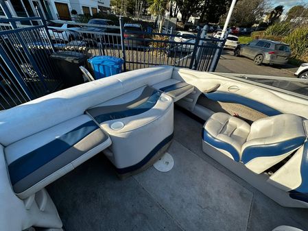 Crownline 180 CD image