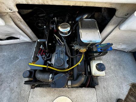 Crownline 180 CD image
