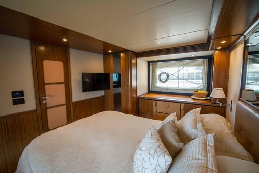 Azimut Magellano 66 image