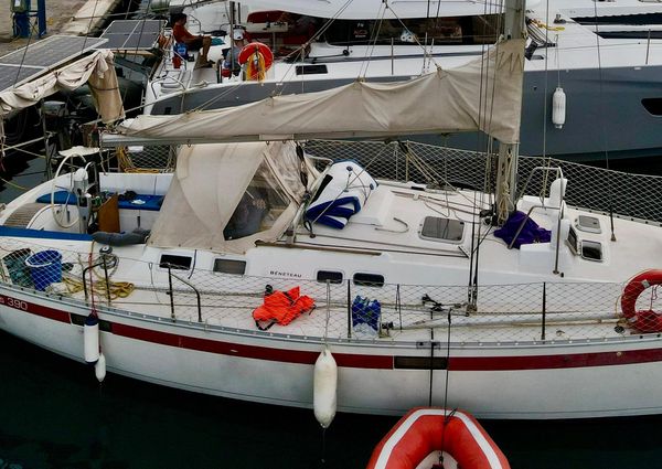 Beneteau Oceanis 390 image