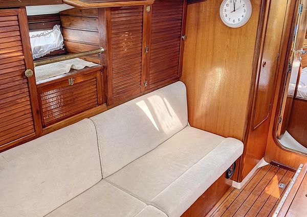 Beneteau Oceanis 390 image