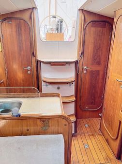 Beneteau Oceanis 390 image