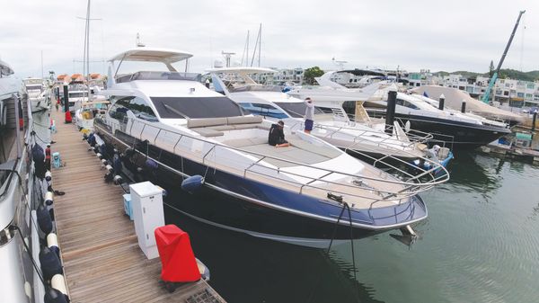 Azimut 72