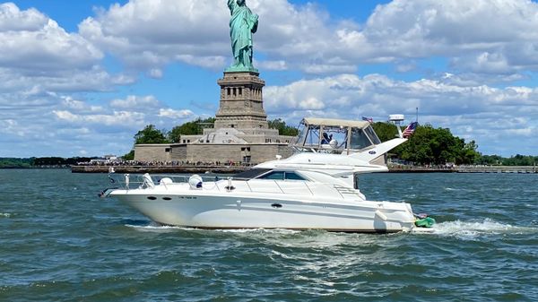 Sea Ray 400 Sedan Bridge 