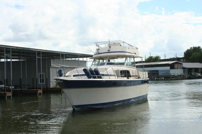 1983 Chris-Craft 410 Commander Yacht Graford, Texas - Dallas Boat Sales