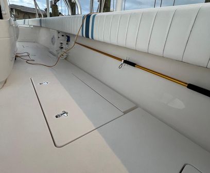 Intrepid 400 Center Console image