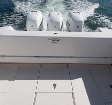 Intrepid 400 Center Console image