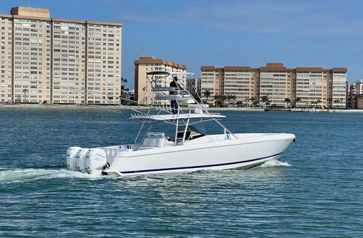 Intrepid 400 Center Console image