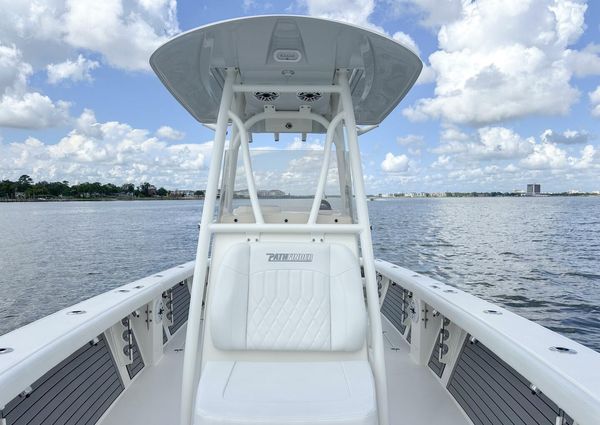 Pathfinder 2700 Center Console image