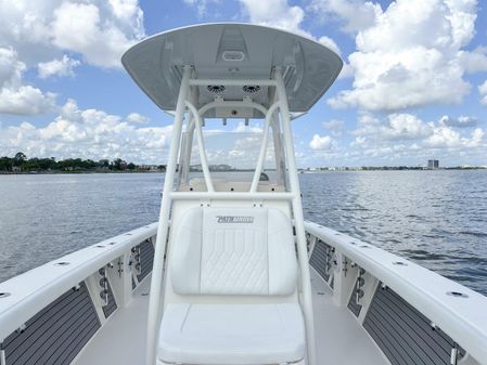 Pathfinder 2700 Center Console image