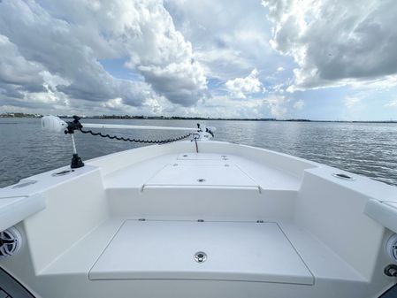 Pathfinder 2700 Center Console image