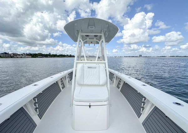 Pathfinder 2700 Center Console image