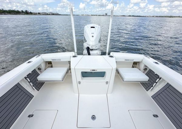 Pathfinder 2700 Center Console image