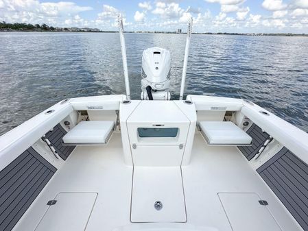 Pathfinder 2700 Center Console image