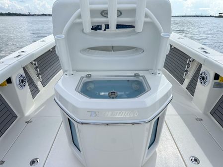 Pathfinder 2700 Center Console image