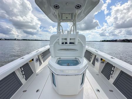 Pathfinder 2700 Center Console image