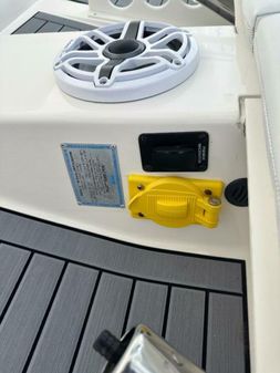 Pathfinder 2700 Center Console image