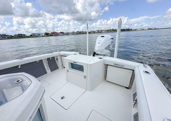 Pathfinder 2700 Center Console image