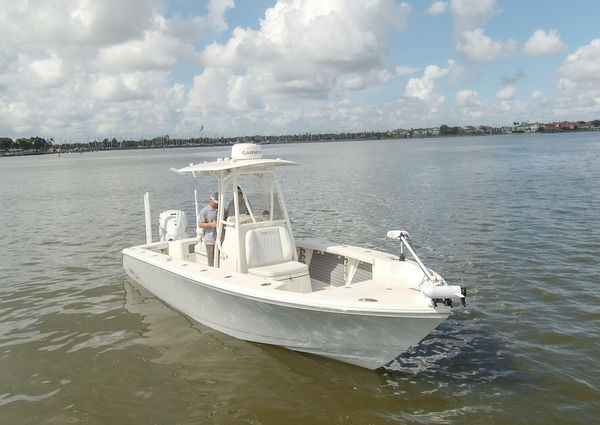 Pathfinder 2700 Center Console image