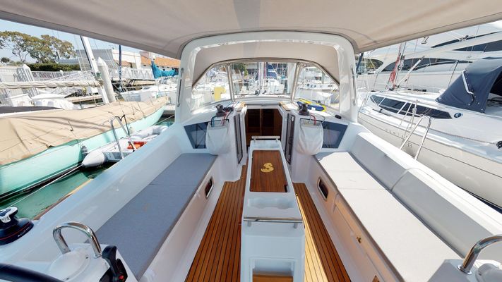 Beneteau 38.1 - main image