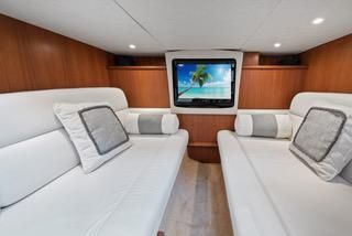 Tiara Yachts 3500 Sovran image