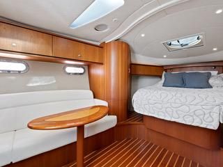 Tiara Yachts 3500 Sovran image