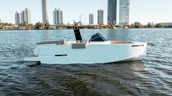 De Antonio Yachts D28 Open 