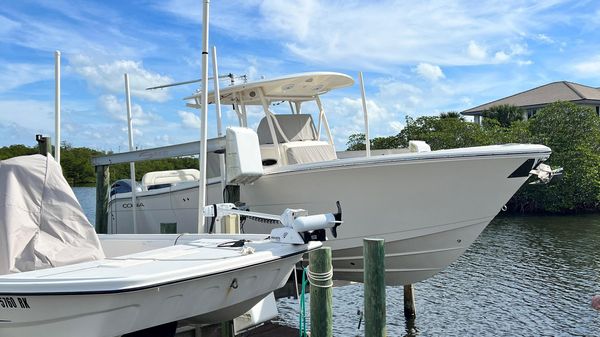 Cobia 277 Center Console 