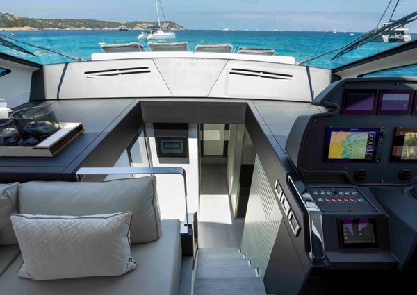 Pershing 70 image