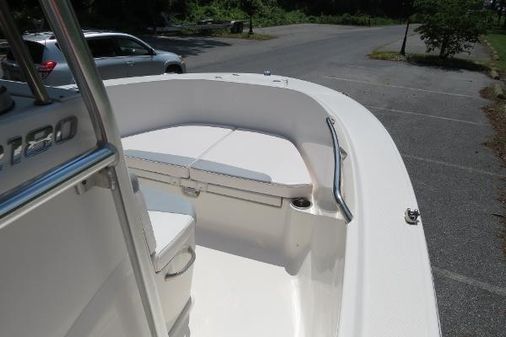 Robalo R-180-CENTER-CONSOLE image