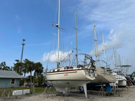 Mariner 36 Sloop image