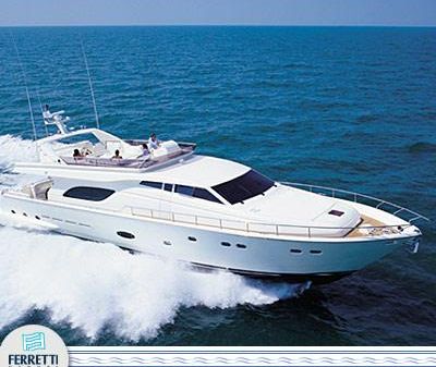 Ferretti Yachts 810 
