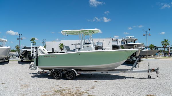 Sea Pro 219 Center Console 